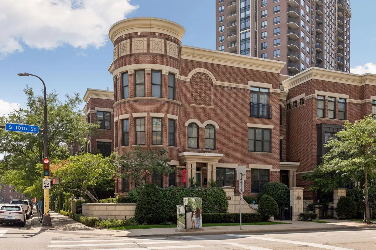 575 S 10th Street, Minneapolis, MN 55404 - #1