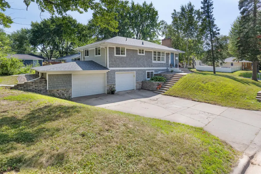 7729 Plymouth Avenue N, Golden Valley, MN 55427 - #2