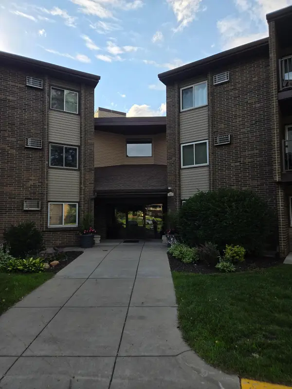 3425 Golfview Drive #115, Eagan, MN 55123