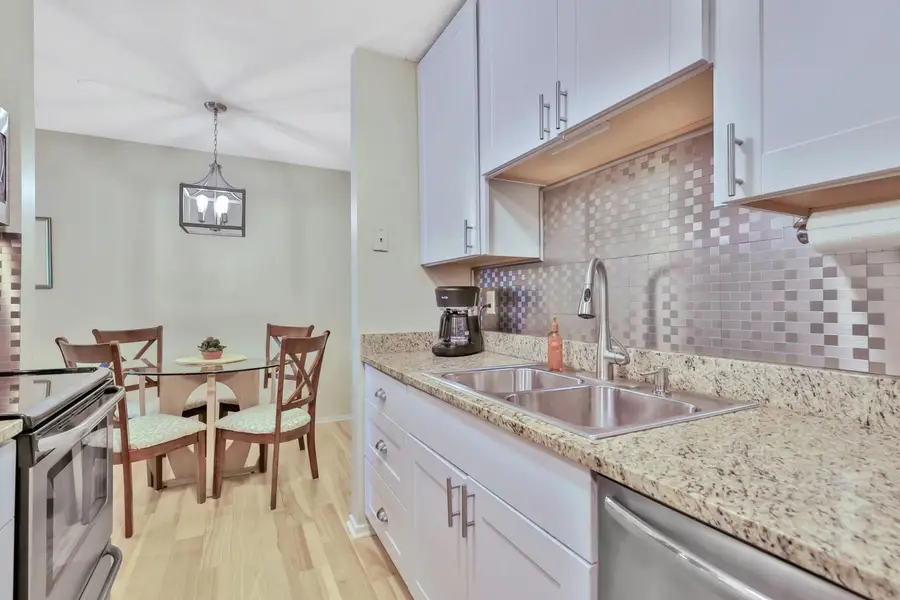 2800 Hamline Avenue N #241, Roseville, MN 55113 - #3