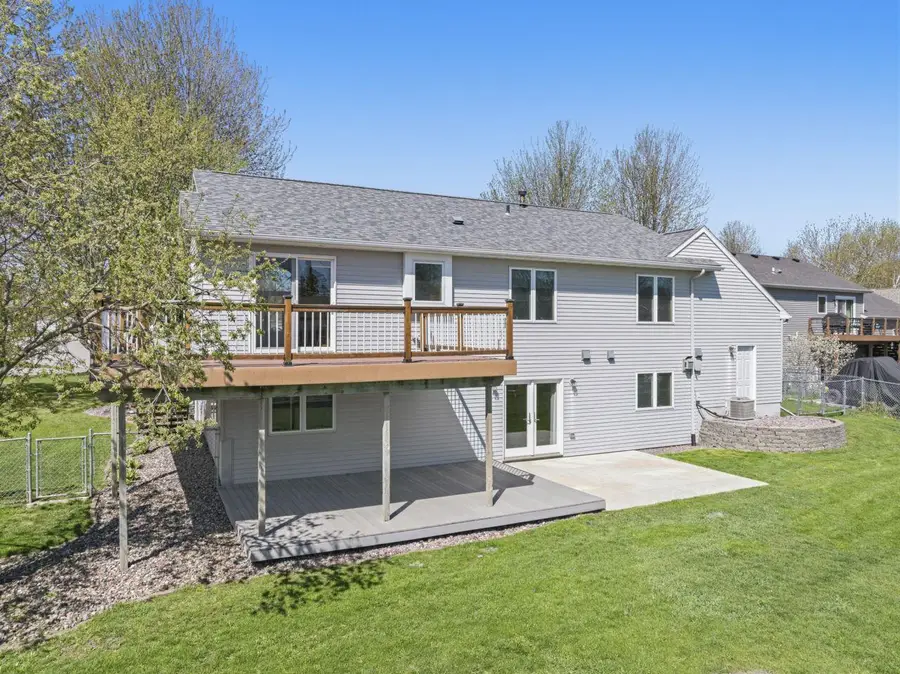 465 8th Street Sw, Plainview, MN 55964 - #3