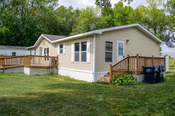 9127 Mn-25 #121, Monticello, MN 55362
