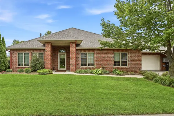247 W Canyon Drive, Hudson, WI 54016