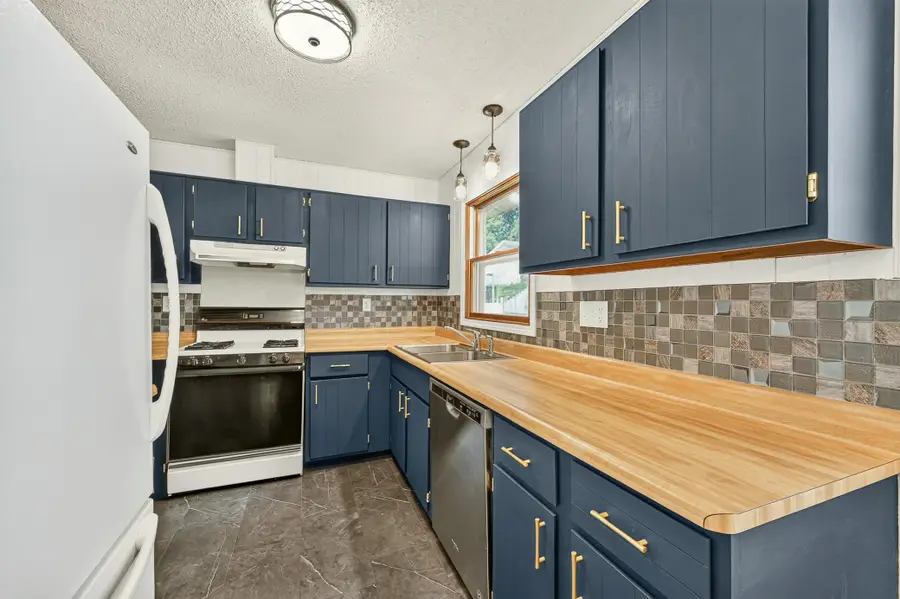 709 37th Street Sw, Rochester, MN 55902 - #2