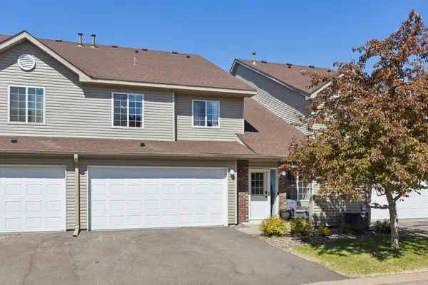 2335 Oakridge Circle, Hudson, WI 54016