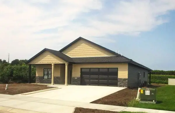 1804 Sunny Place Se, Pine Island, MN 55963