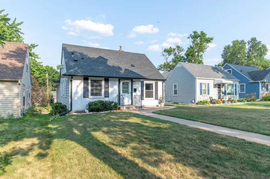 2821 Edgewood Avenue S, Saint Louis Park, MN 55426 - #2