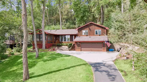 16042 6th Street N, Lakeland, MN 55043