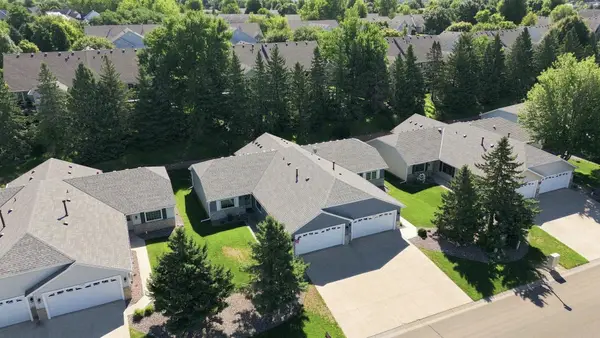 7590 Newbury Road, Woodbury, MN 55125