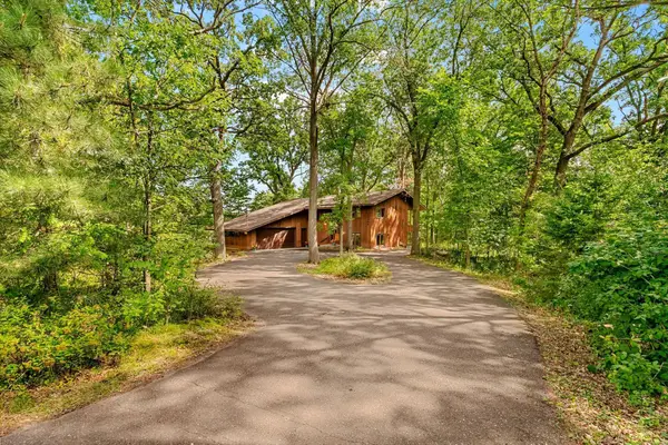1200 Hallam Avenue N, Mahtomedi, MN 55115