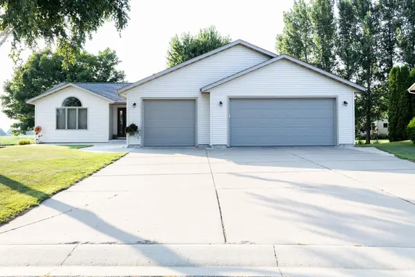 25 Benson Drive S, Lewiston, MN 55952
