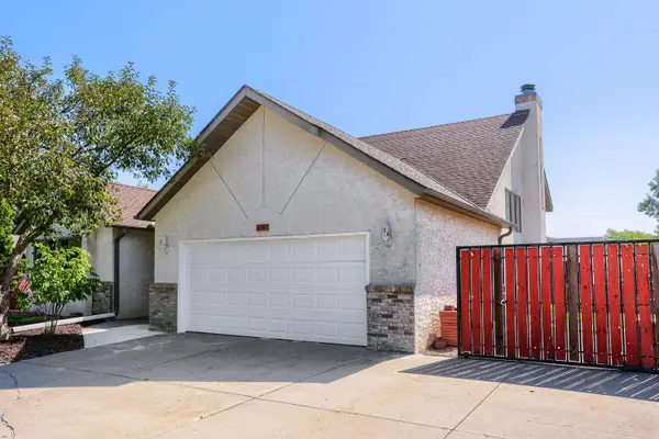 3597 Gershwin Court N, Oakdale, MN 55128