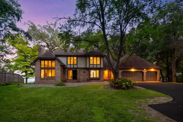 5720 Oakview Lane N, Minneapolis, MN 55442