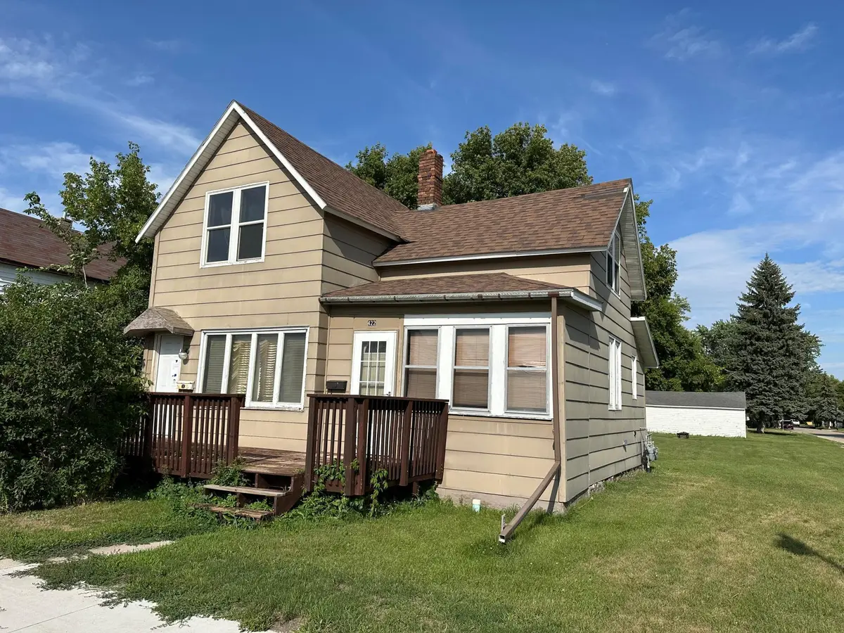 422 Conley Avenue S, Thief River Falls, MN 56701 - #1