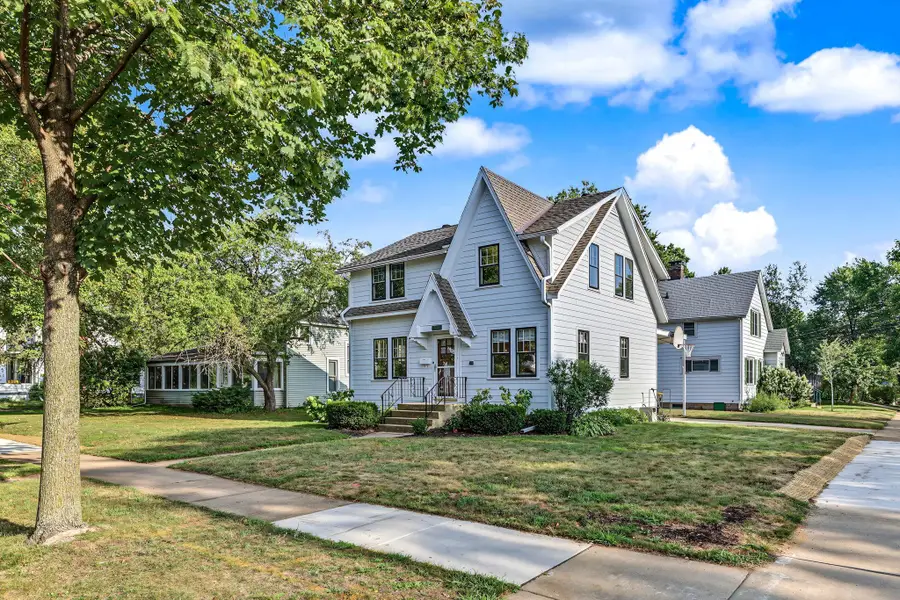 539 W Grand Avenue, Eau Claire, WI 54703 - #2