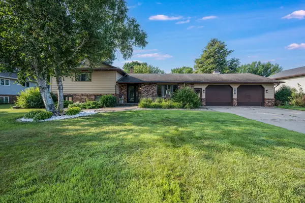 702 8th Street Sw, Wells, MN 56097
