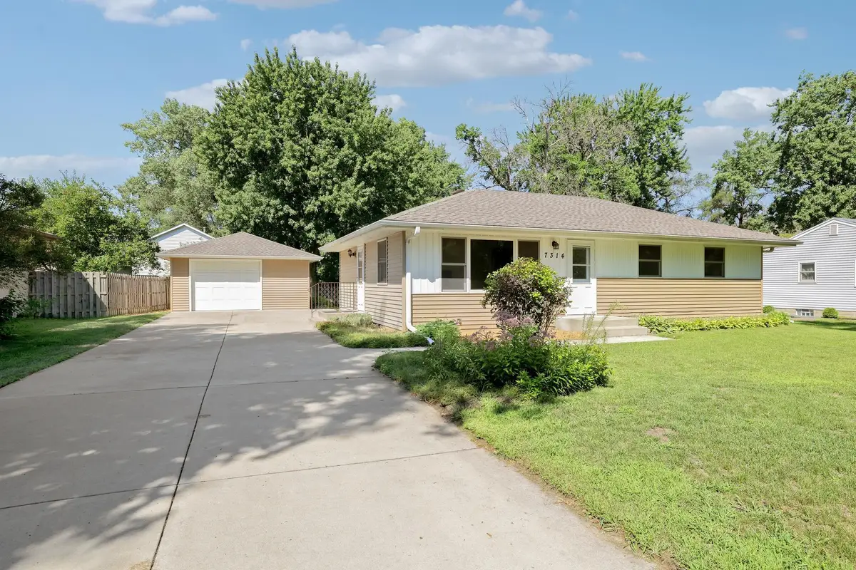 7314 Hayes Street Ne, Fridley, MN 55432 - #1