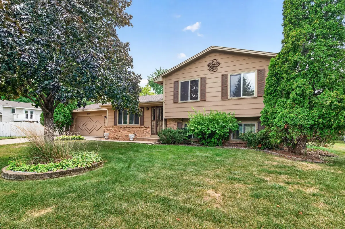 8211 Sheridan Avenue N, Brooklyn Park, MN 55444 - #1