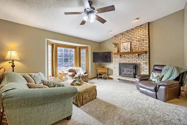 12140 Kenyon Court Ne, Blaine, MN 55449