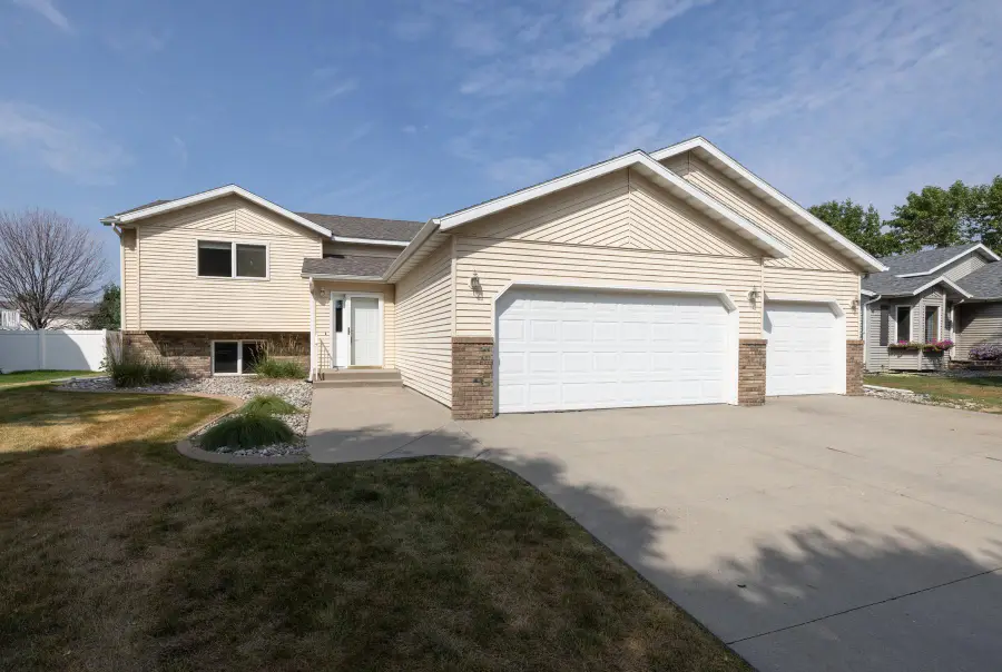 3609 Westmoor Boulevard, Moorhead, MN 56560 - #3