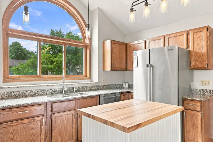 7135 Upper 157th Street W, Apple Valley, MN 55124 - #3
