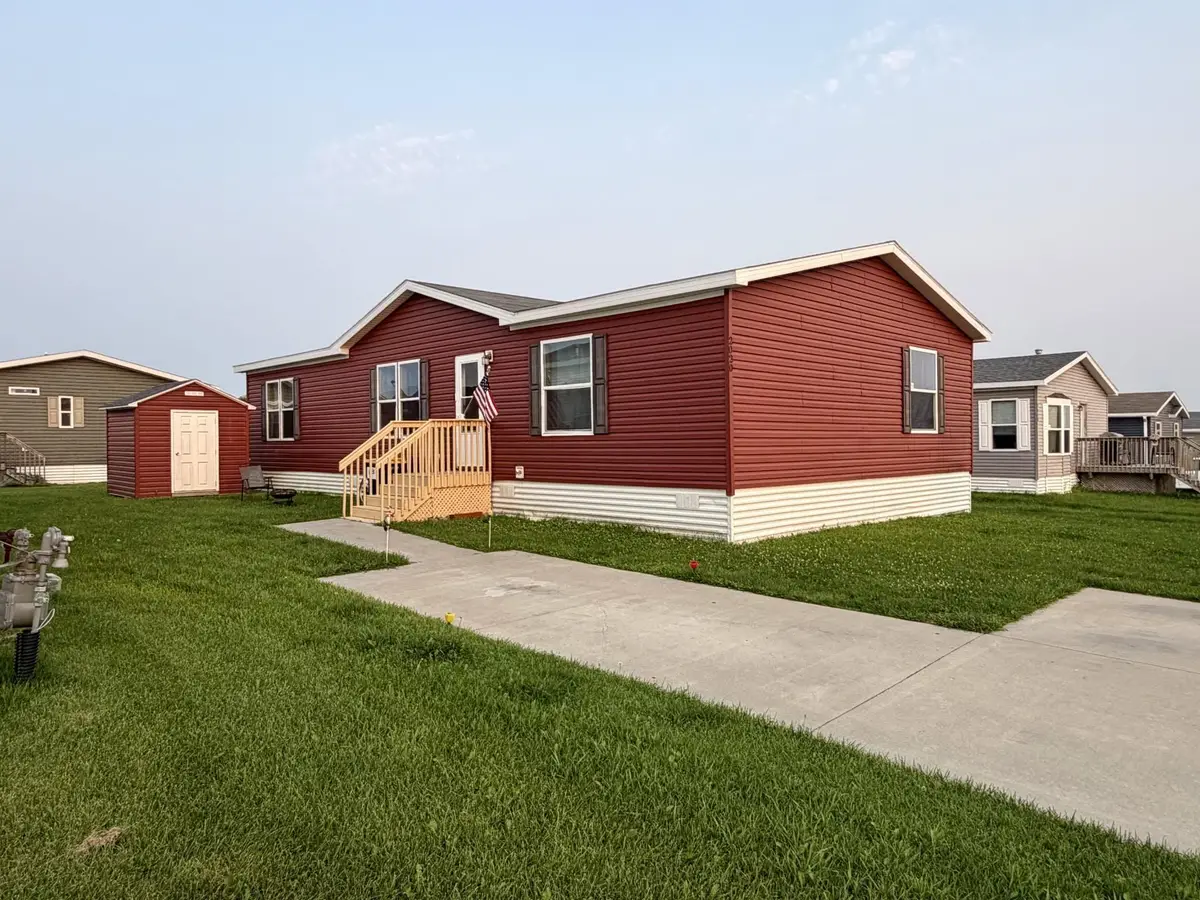 2020 Peregrine Place Nw, Stewartville, MN 55976 - #1