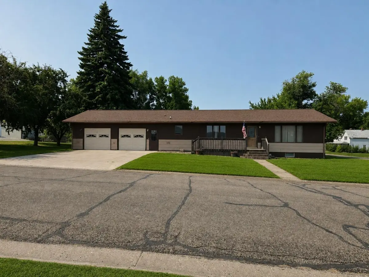 121 & 407 4th & 2nd Street Avenue, Milnor, ND 58060 - #1