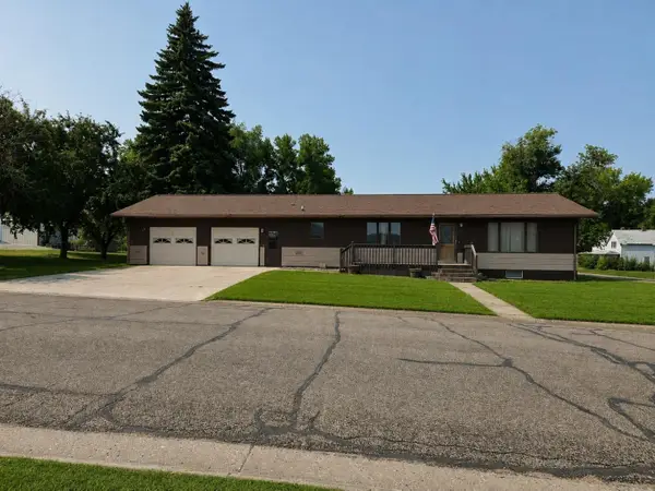 121 & 407 4th & 2nd Street Avenue, Milnor, ND 58060