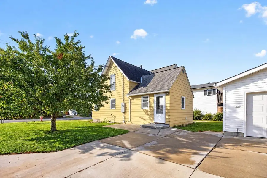 121 6th Street Ne, Stewartville, MN 55976 - #3