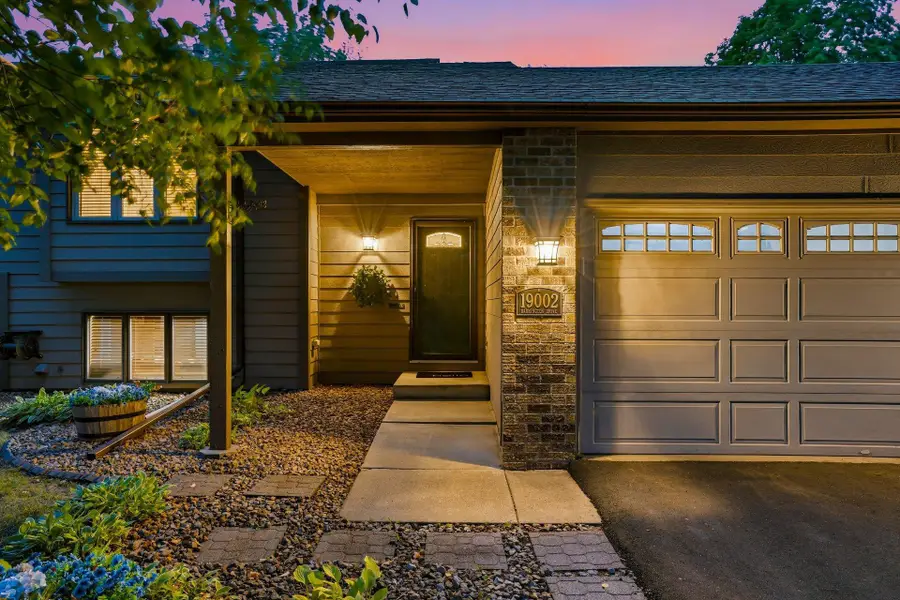 19002 Barrington Drive, Eden Prairie, MN 55346 - #2