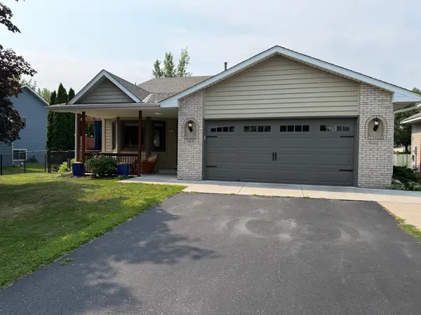 7419 52nd Street N, Oakdale, MN 55128