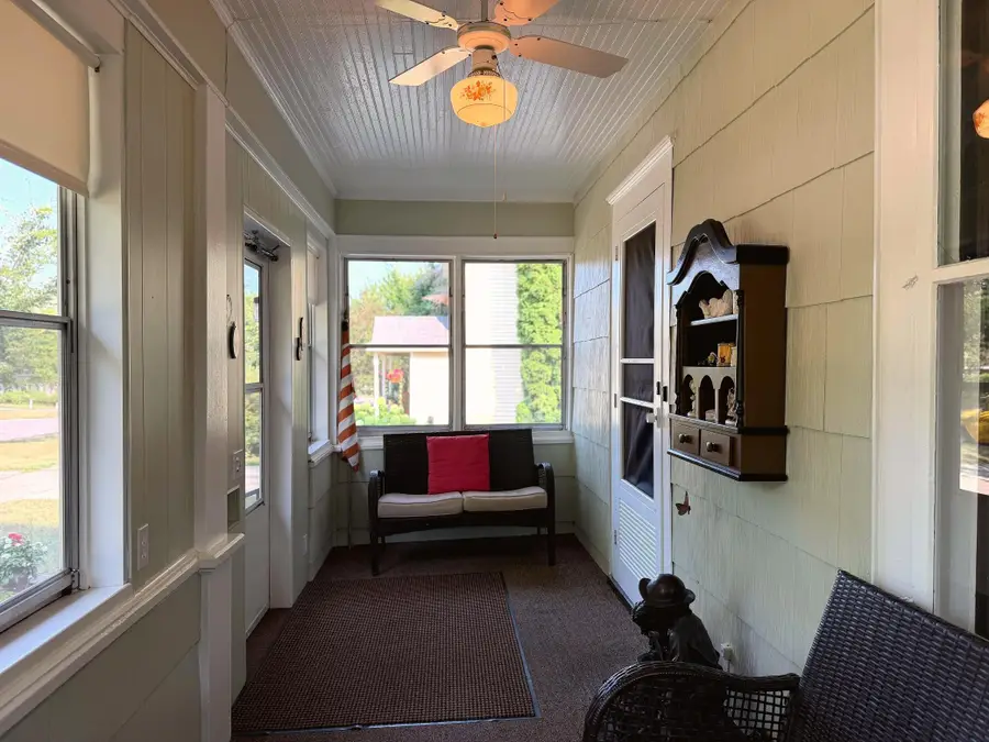 421 W Vernon Avenue, Fergus Falls, MN 56537 - #3