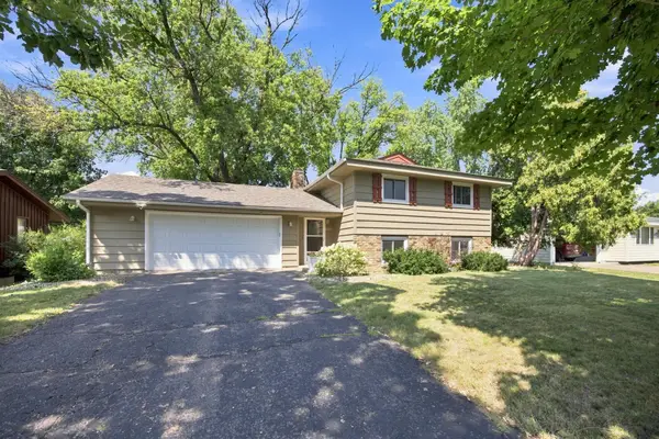 2370 Pleasant View Drive, New Brighton, MN 55112