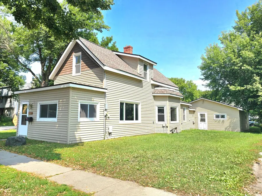 801 5th Street Sw, Willmar, MN 56201 - #2