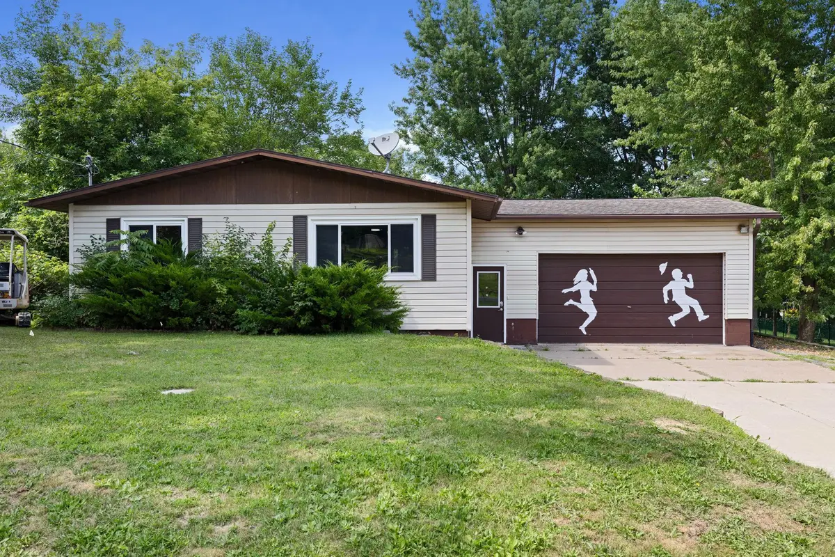 460 Center Street, Dakota, MN 55925 - #1