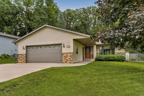 1349 Hillcrest Drive, Saint Charles, MN 55972