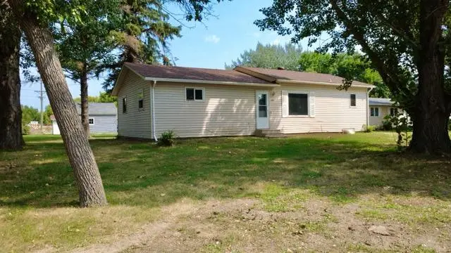 205 9th Avenue E, Lisbon, ND 58054 - #3