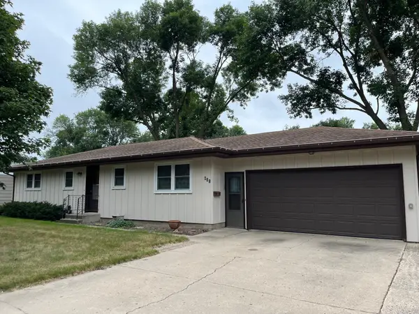 631 19th Street, Windom, MN 56101