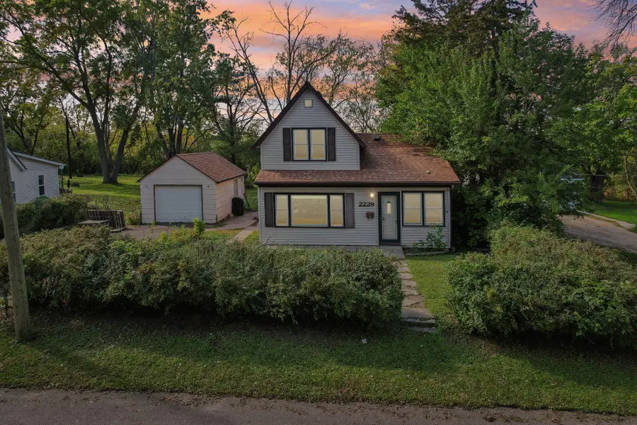 2229 Oak Hill Place, North Saint Paul, MN 55109 - #2