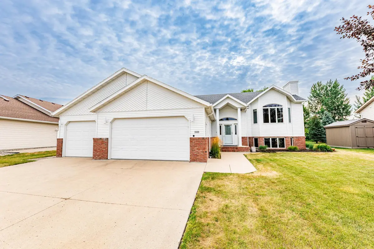3323 Parkview Lane S, Fargo, ND 58103 - #1