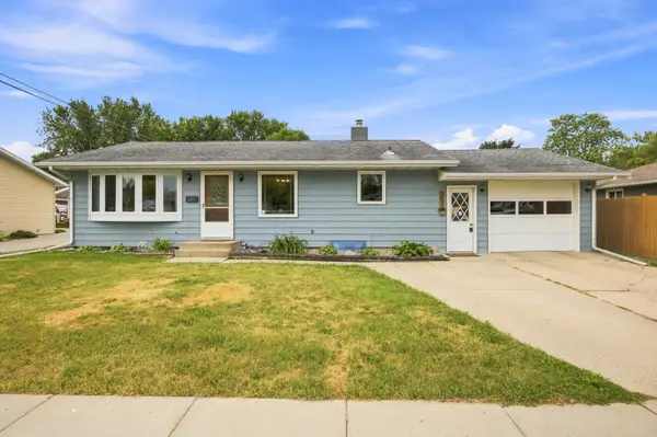 207 7th Avenue E, West Fargo, ND 58078