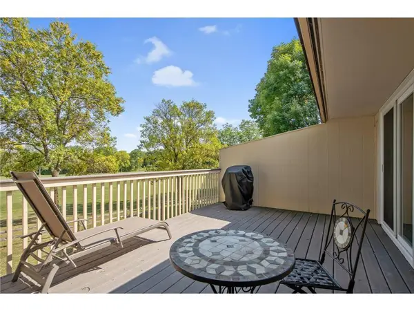 7205 Pontiac Circle, Chanhassen, MN 55317