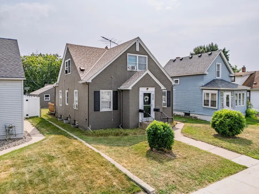 429 5th Avenue S, South Saint Paul, MN 55075 - #3