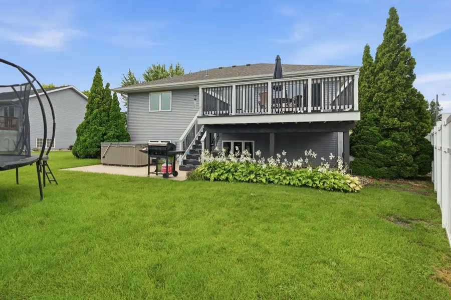 653 Grayhawk Dr, Mankato, MN 56001 - #2