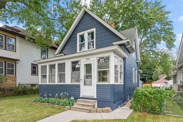 831 Smith Avenue S, Saint Paul, MN 55107
