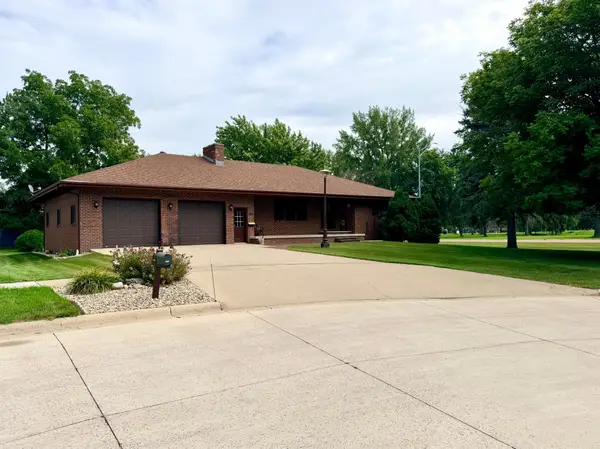 1604 Birchwood Place, Worthington, MN 56187