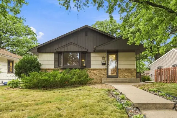 7720 Edgebrook Drive, Saint Louis Park, MN 55426