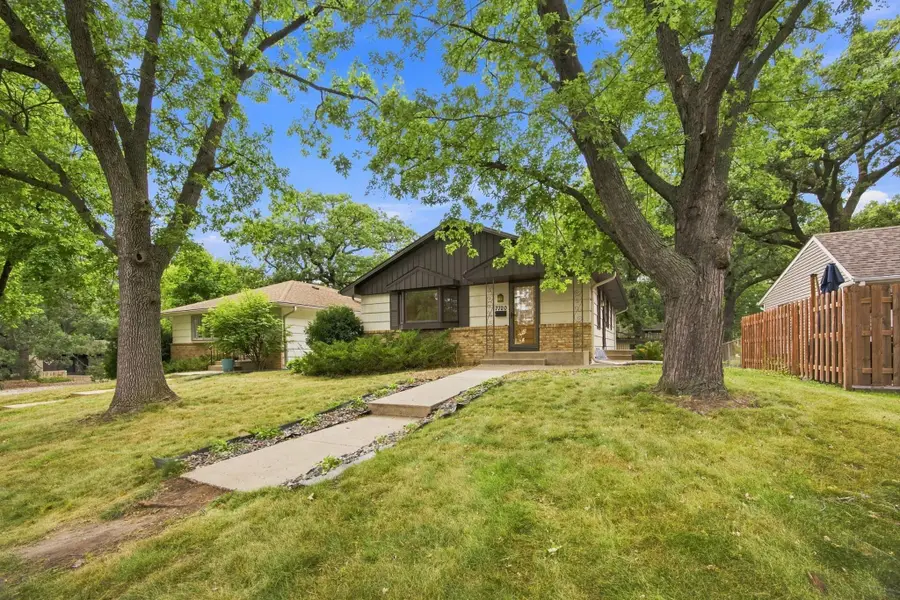 7720 Edgebrook Drive, Saint Louis Park, MN 55426 - #2