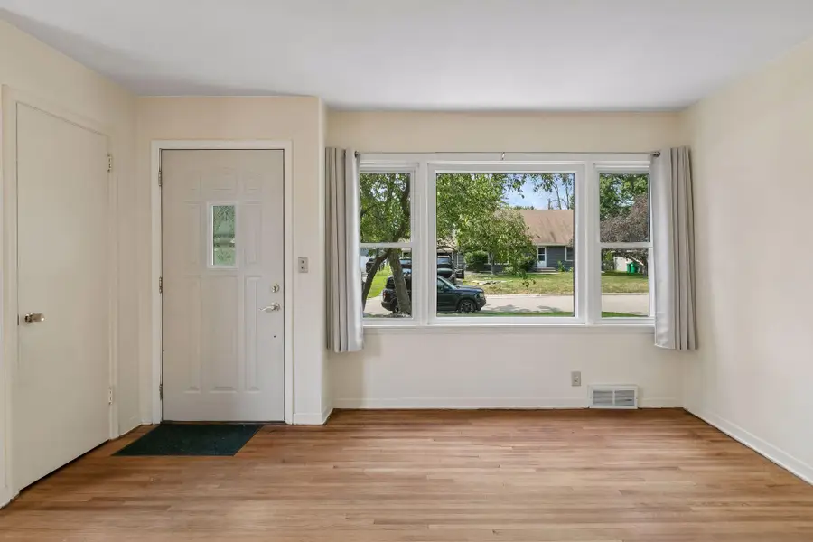 2933 Hillsboro Avenue S, Saint Louis Park, MN 55426 - #3