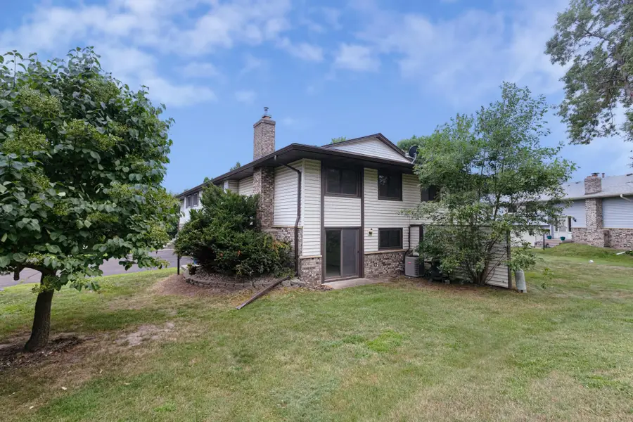 6570 Upper 35th Street N, Oakdale, MN 55128 - #2